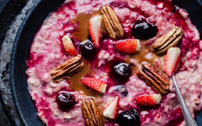 Beeren-Porridge mit Chiasamen
